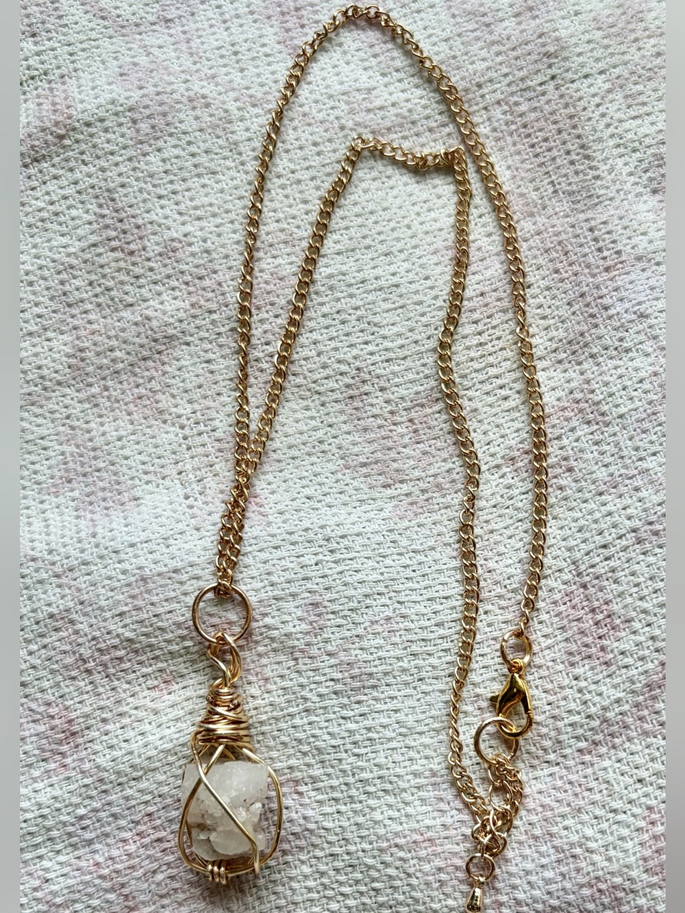 HANDMADE Gold Wire-Wrapped Clear Quartz Pendant Necklace - Picture 1 of 1